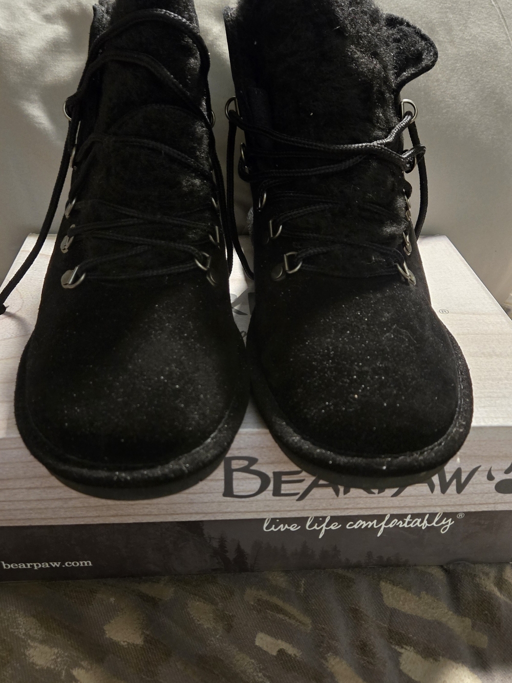 Bearpaw Women's Black Suede Lace-Up Ankle Boots SIZE 11W